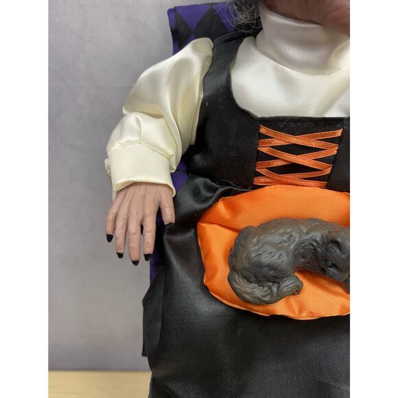 Vintage Gemmy Animated Halloween Witch in Chair Petting Cat Lights & Sou… - Picture 4 of 12